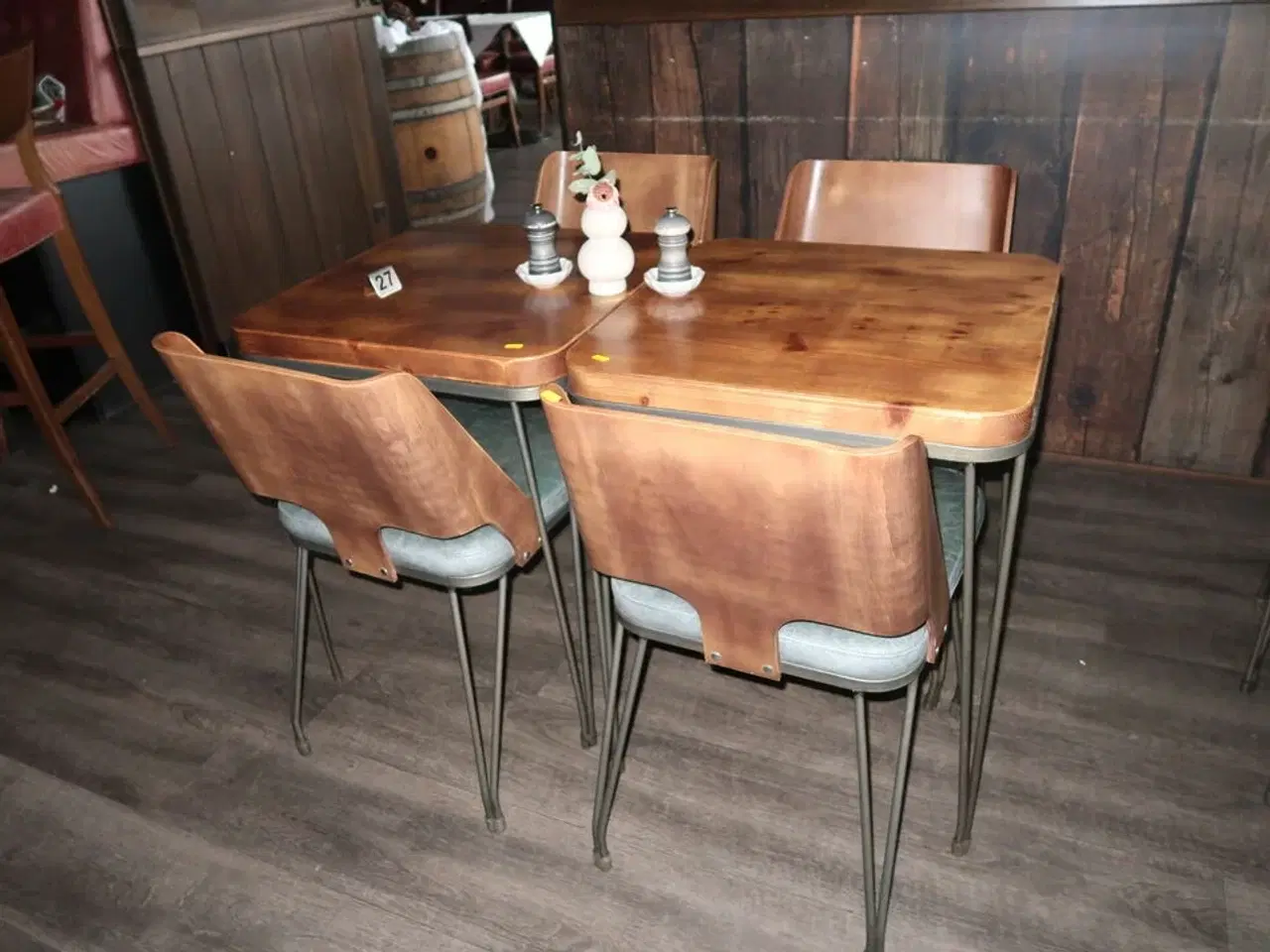 Billede 1 - 2 stk. borde med 4 stk. stole