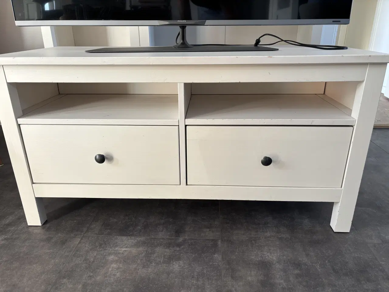 Billede 1 - Super anvendeligt TV-bord med skuffer