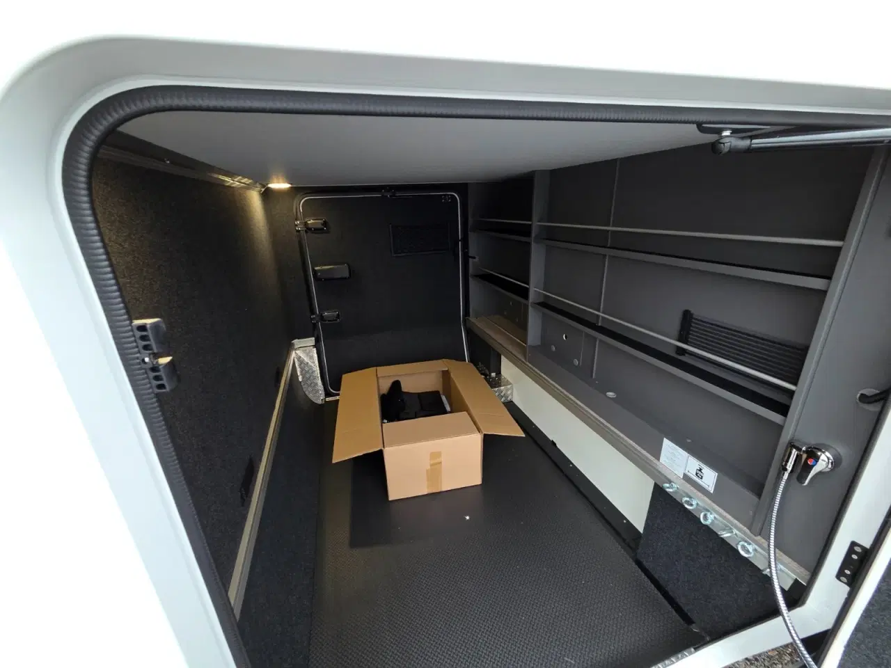 Billede 5 - Hymer B-MC I600 2,0 CDi 170 aut.