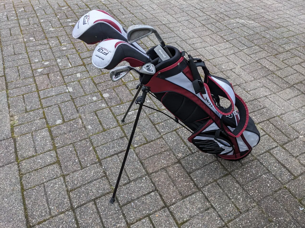 Billede 1 - Junior Wilson Golfsæt (taske + 6 køller)