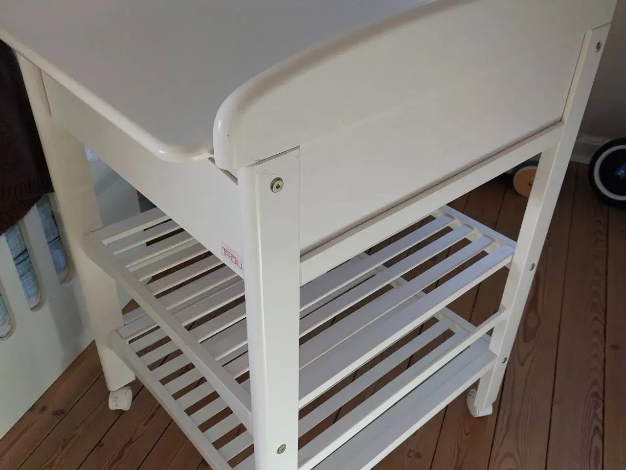 Billede 2 - Ny pris Puslebord pæn stand
