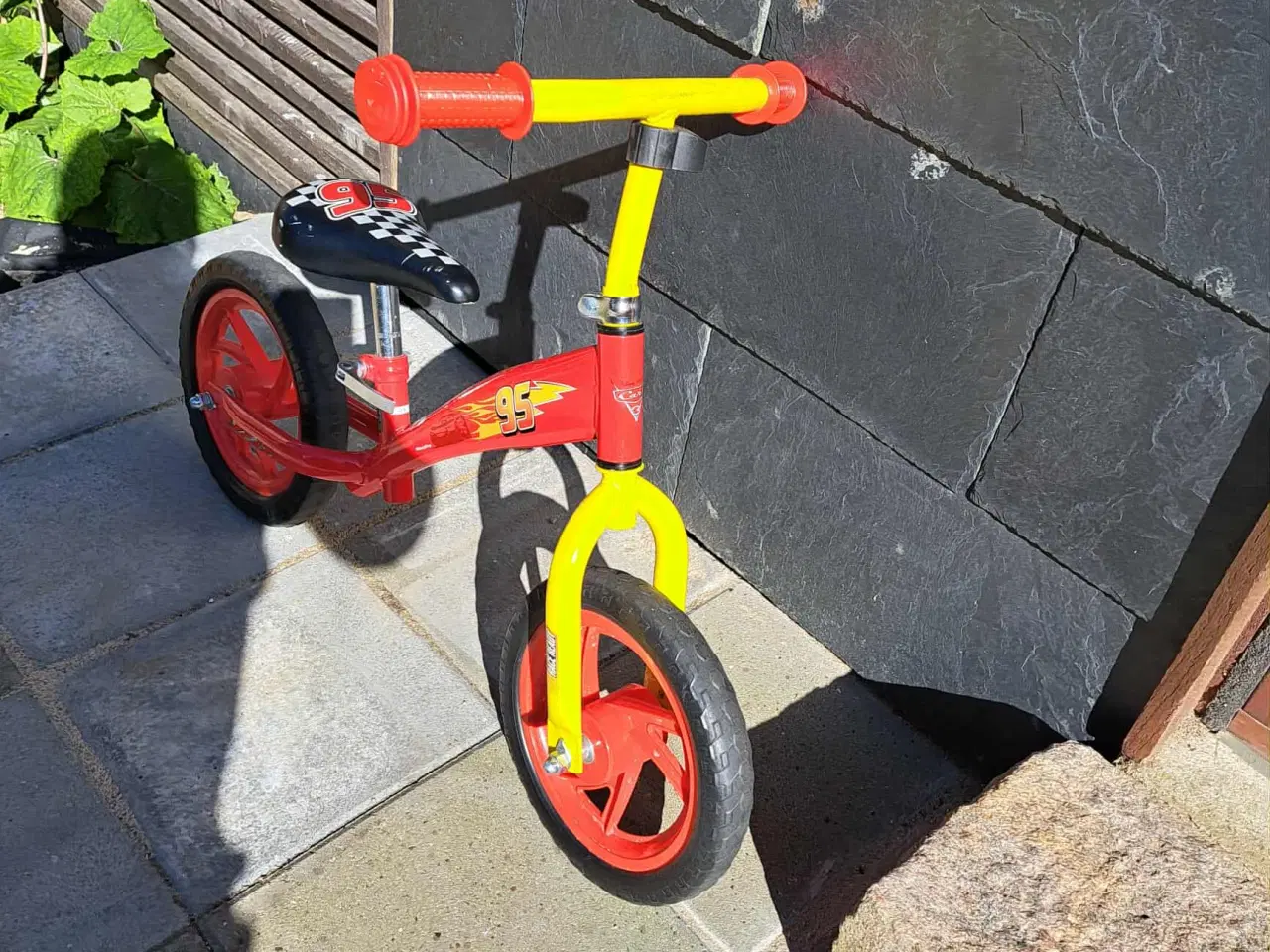 Billede 2 - løbecykel som ny