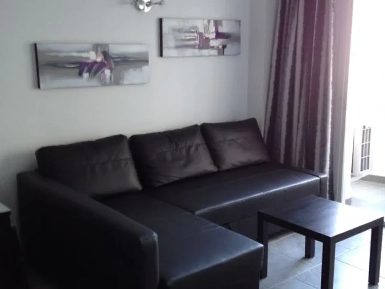 Billede 3 - Total renoveret byens bedste beliggenhed i ALCUDIA p� MALLORCA
ligger ud til Dollar Street som er �genavnet p� Avenida Pedro Mas i Reus, en gade der l�ber vinkelret p� havnen i Alc�dia.