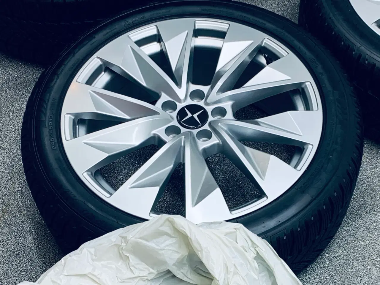 Billede 4 - 19", Polestar 2 alufælge med vinterdæk