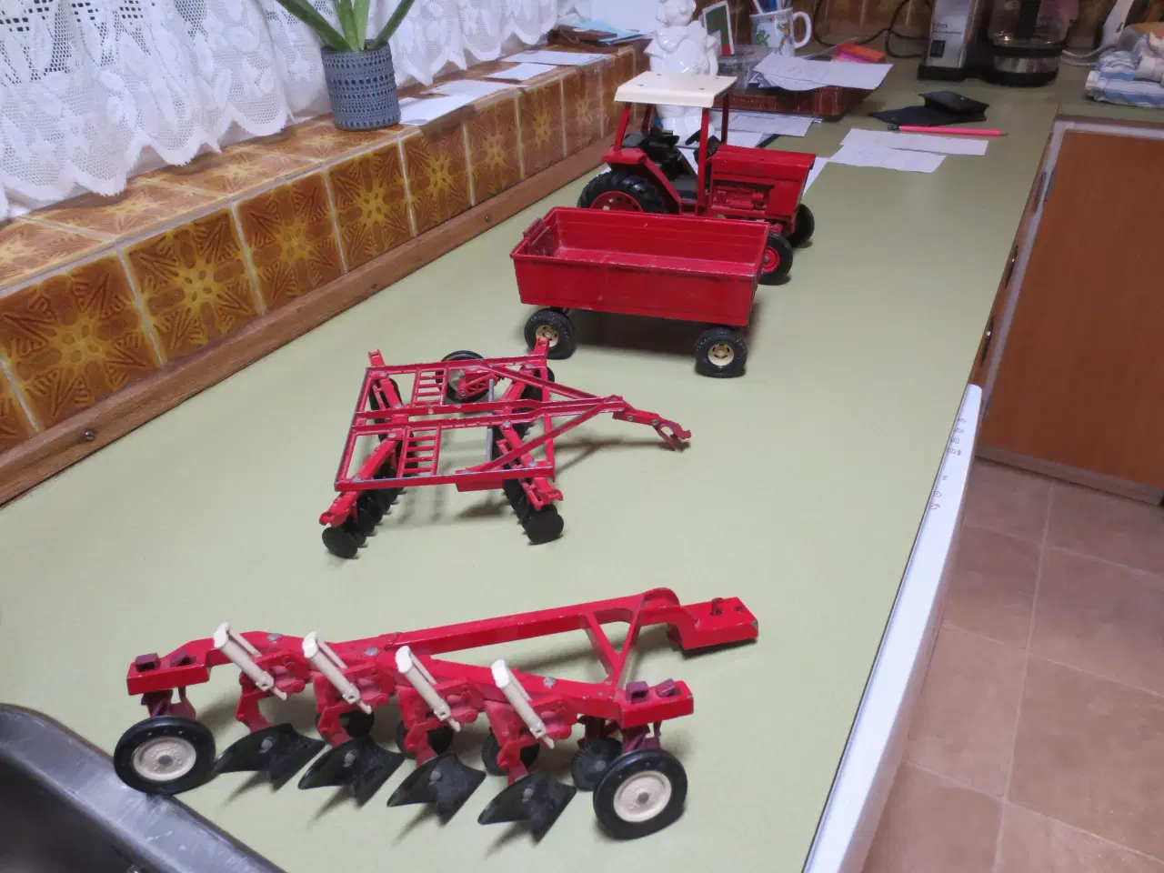 Billede 2 - Model traktor International 886