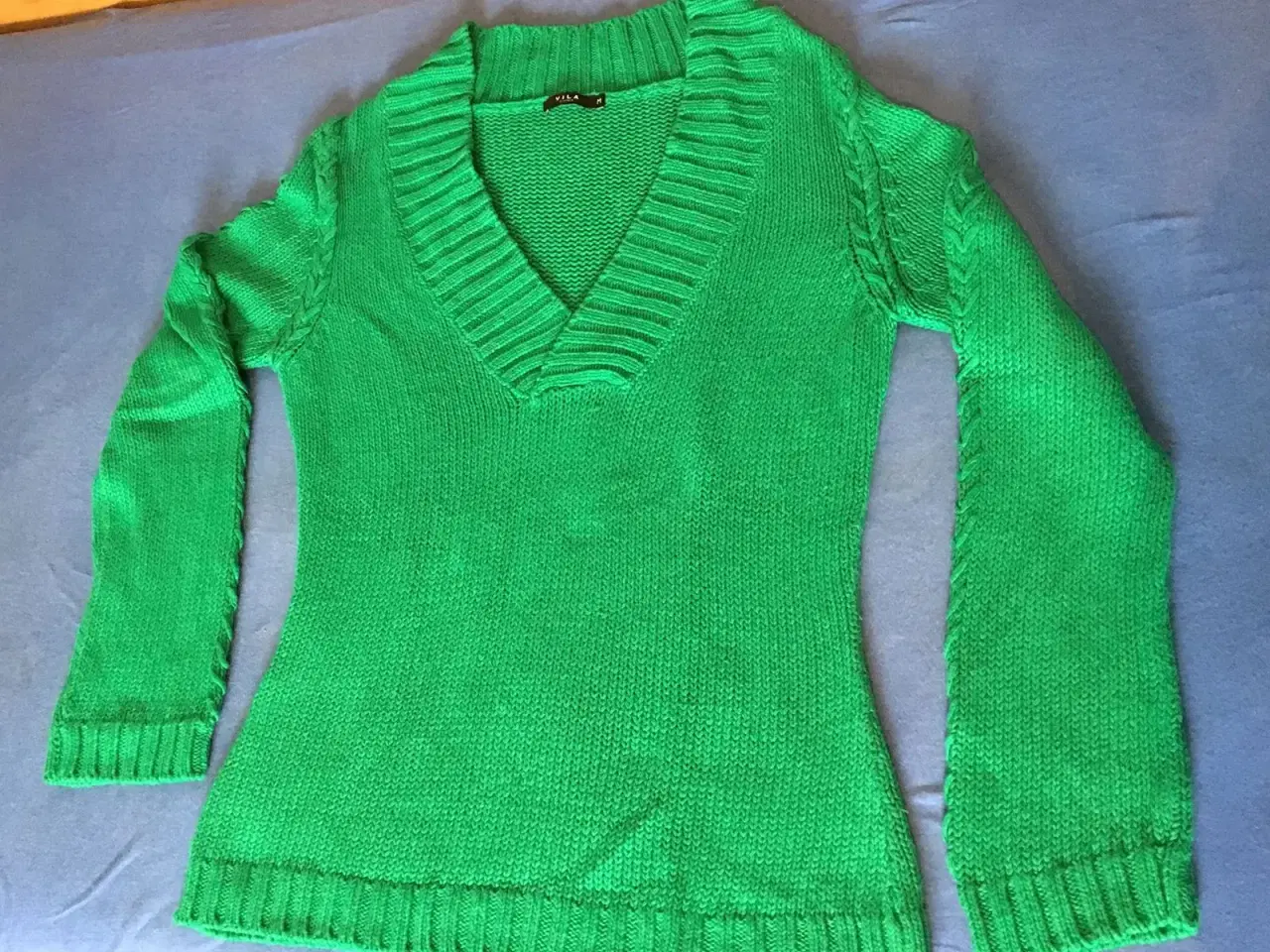 Billede 1 - Lækker grøn sweater til salg