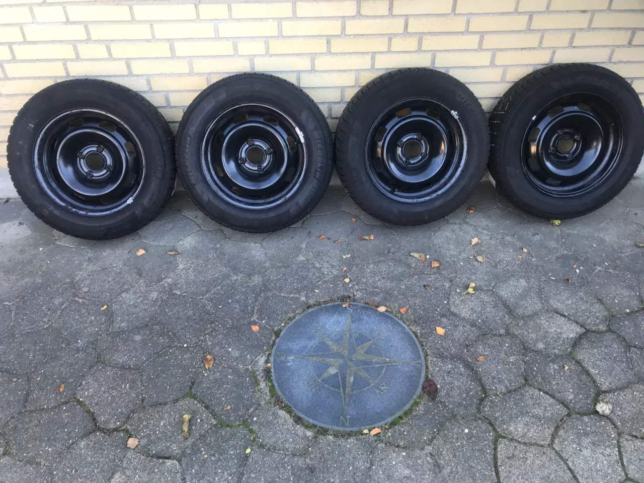 Billede 1 - Vinterdæk med fælge
