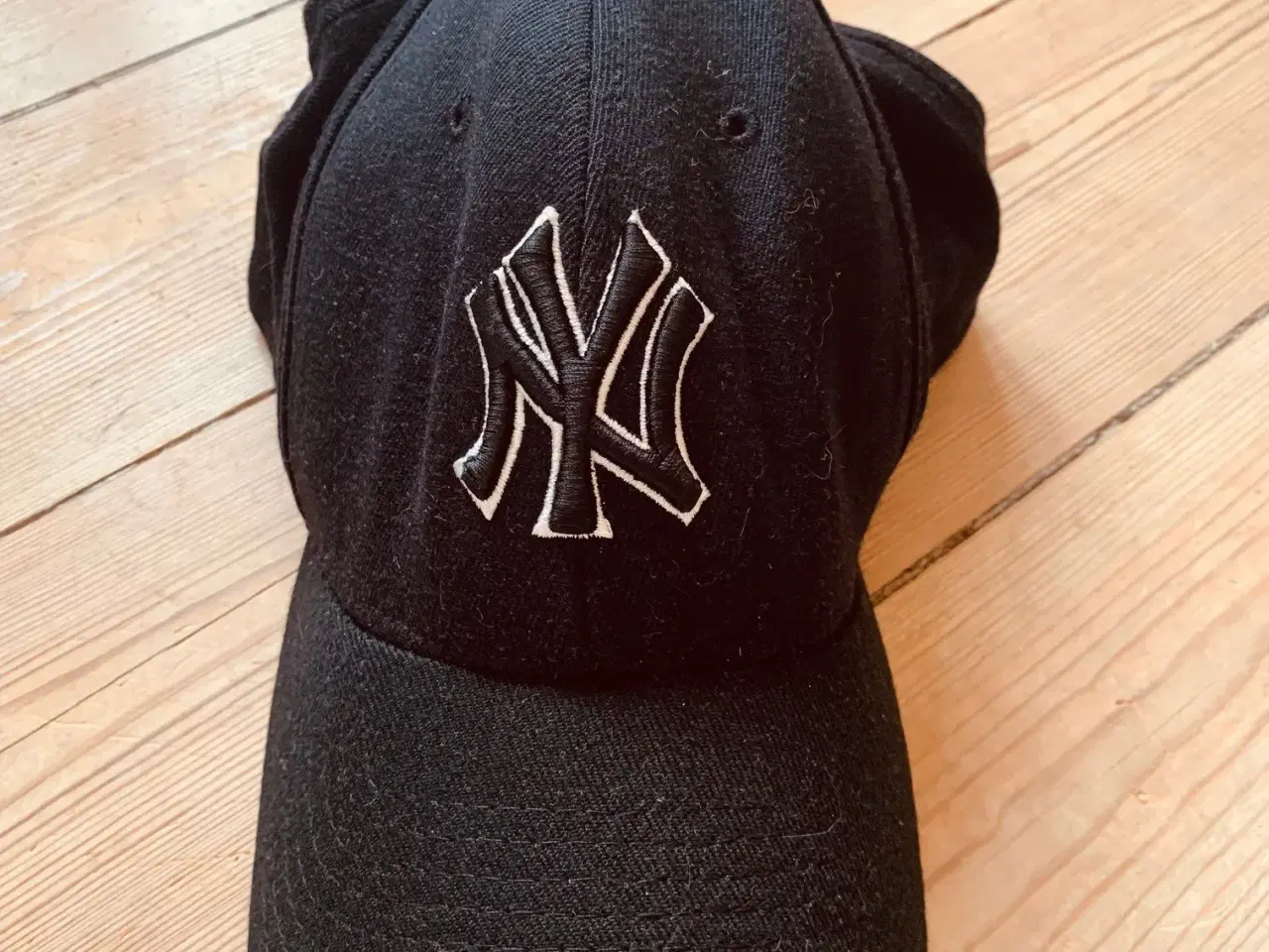 Billede 1 - Sort New York Yankees cap - str. S-M