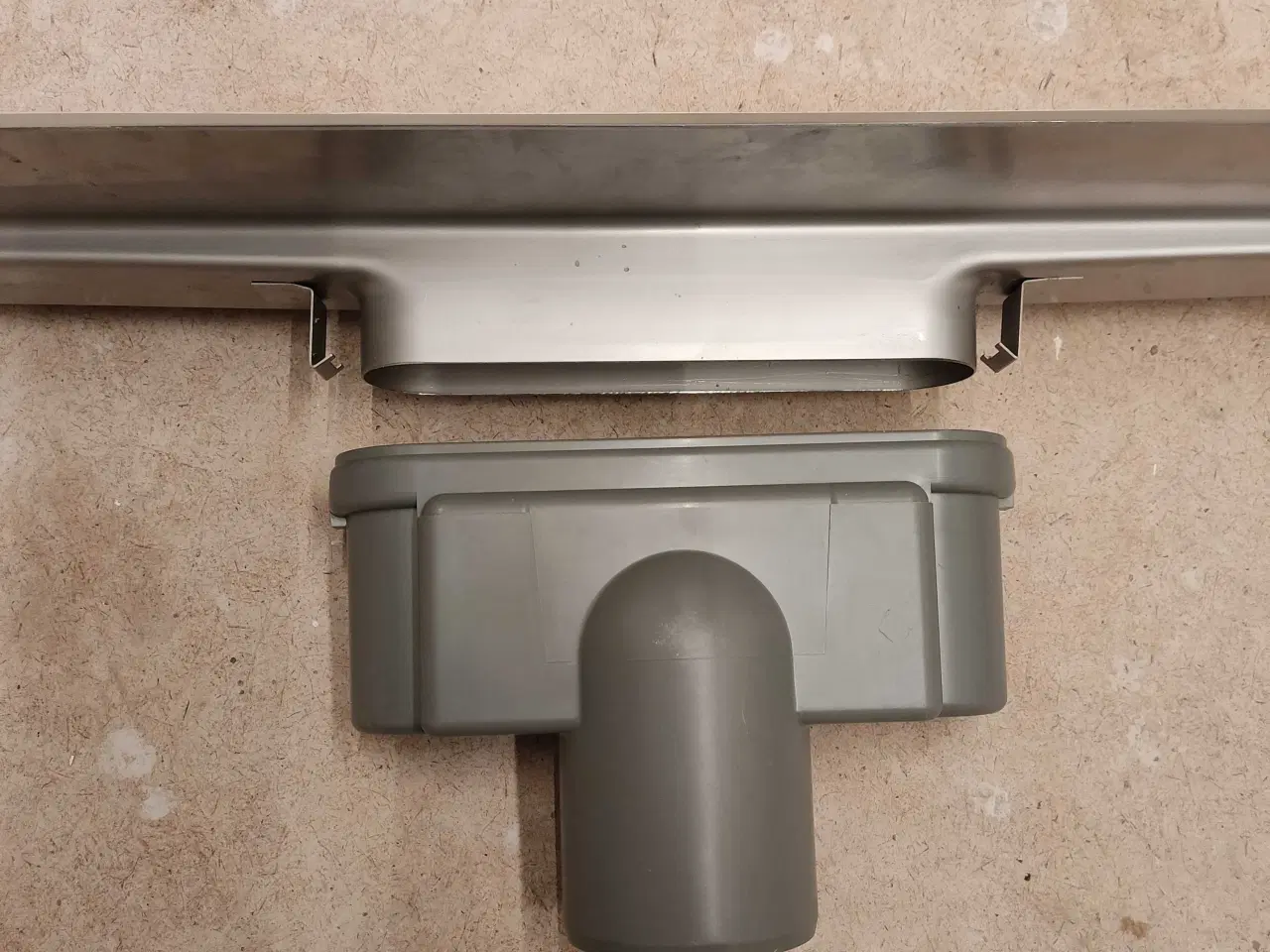 Billede 5 - Unidrain afløbsarmatur 800mm mod væg-højre.