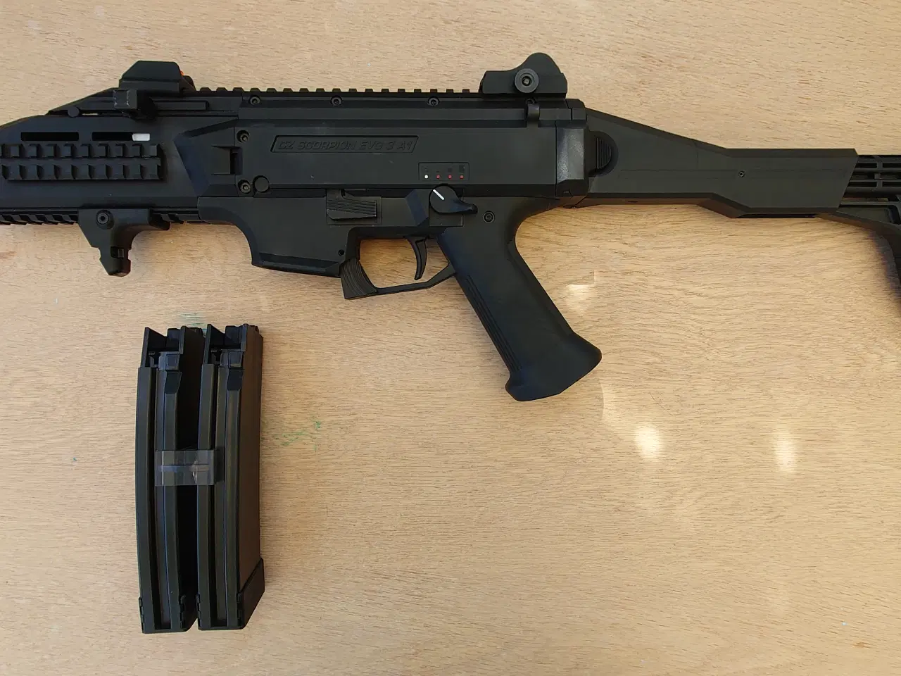 Billede 1 - Scorpion EVO 3 A1 m. tilbehør
