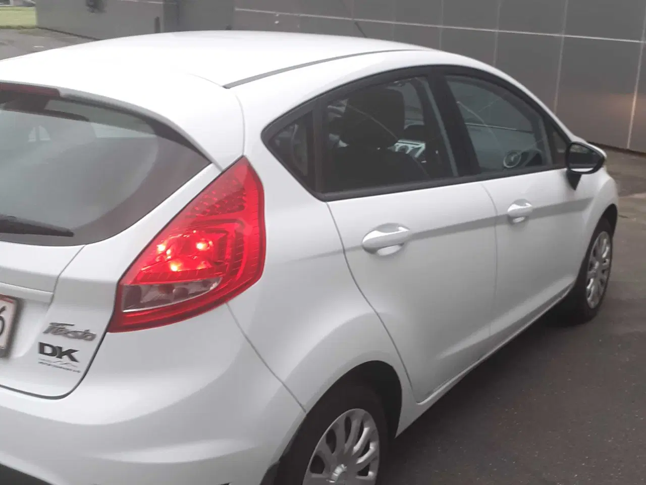 Billede 3 - Flot Ford Fiesta Årg.2012' Benzin..