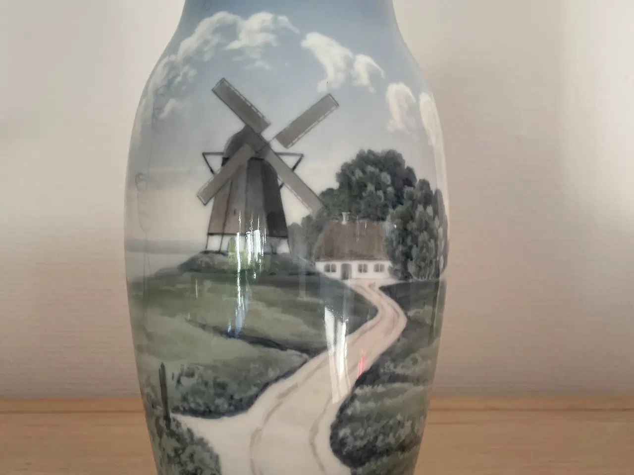 Billede 1 - Bing og Grøndahl vase med møllemotiv