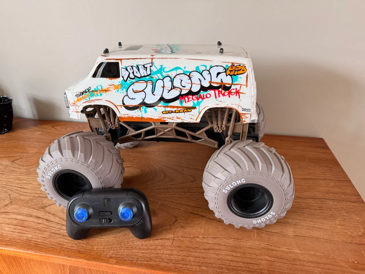 Billede 1 - Stor fjernstyret bil