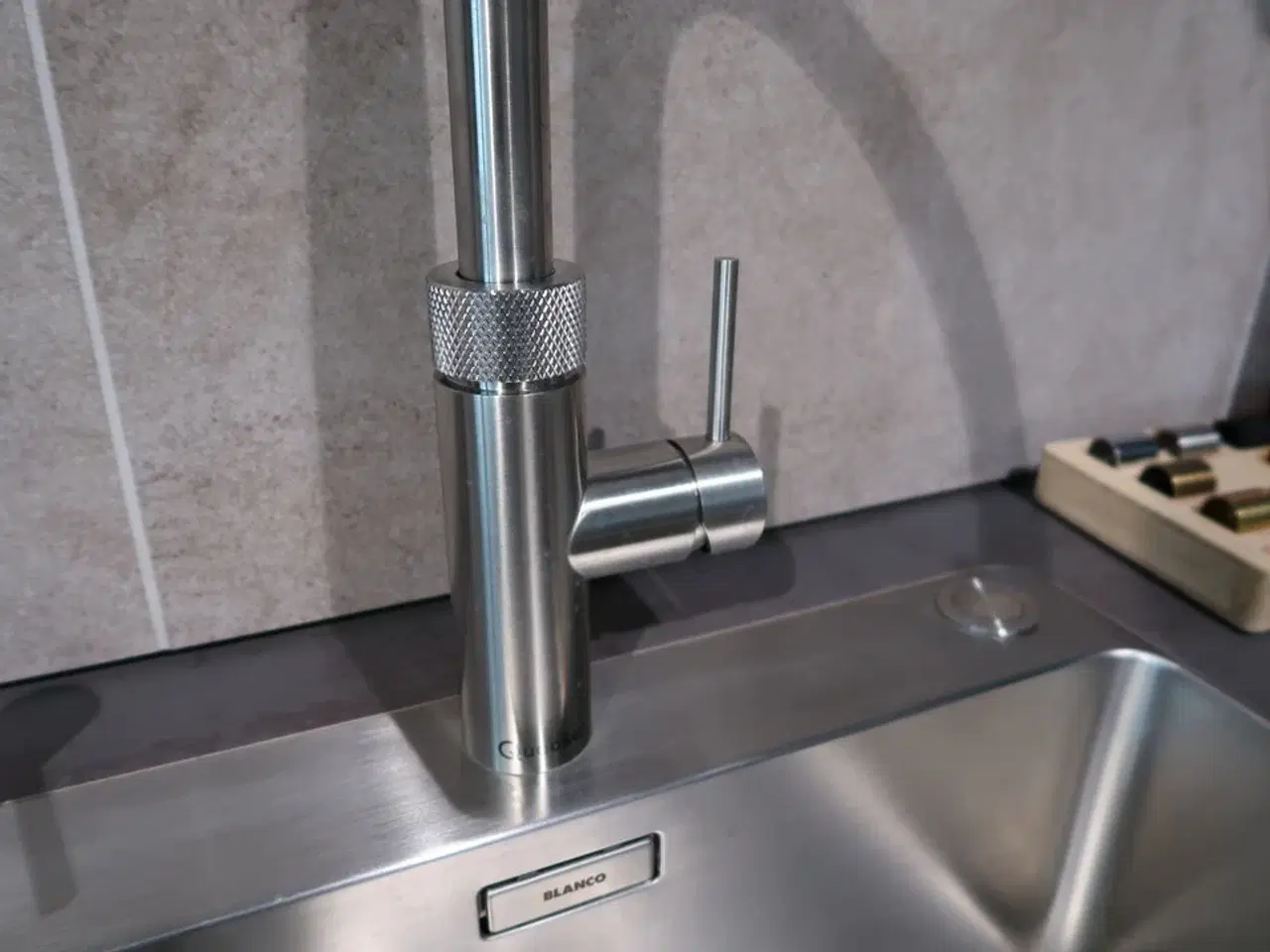 Billede 3 - Armatur QUOOKER med tank QUOOKER CUBE CB, kulsyrepatron m.m.