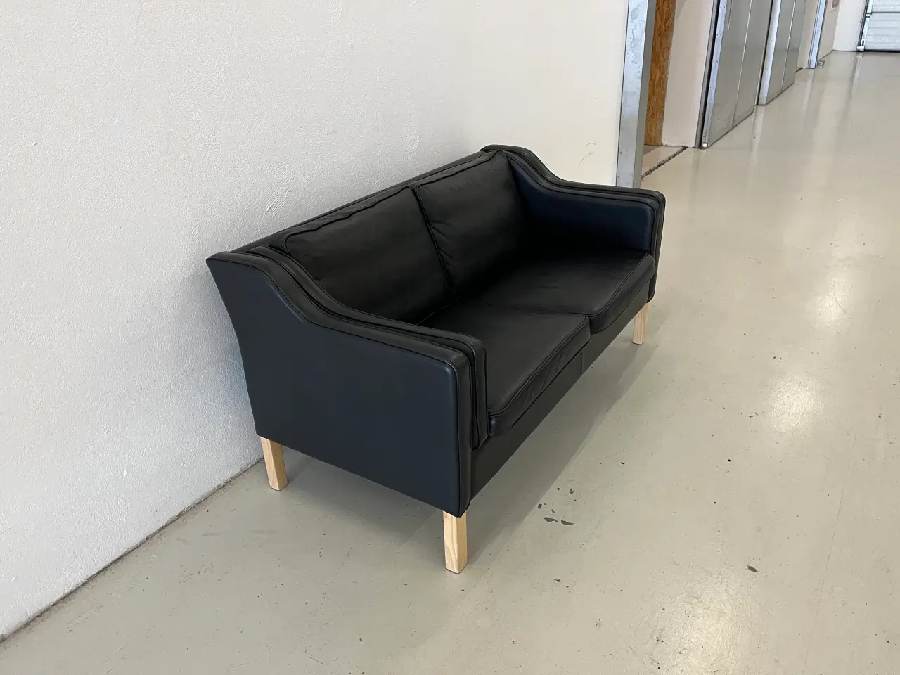 Billede 5 - Mogens Hansen 2 Pers.Sofa i sort prestige læder.