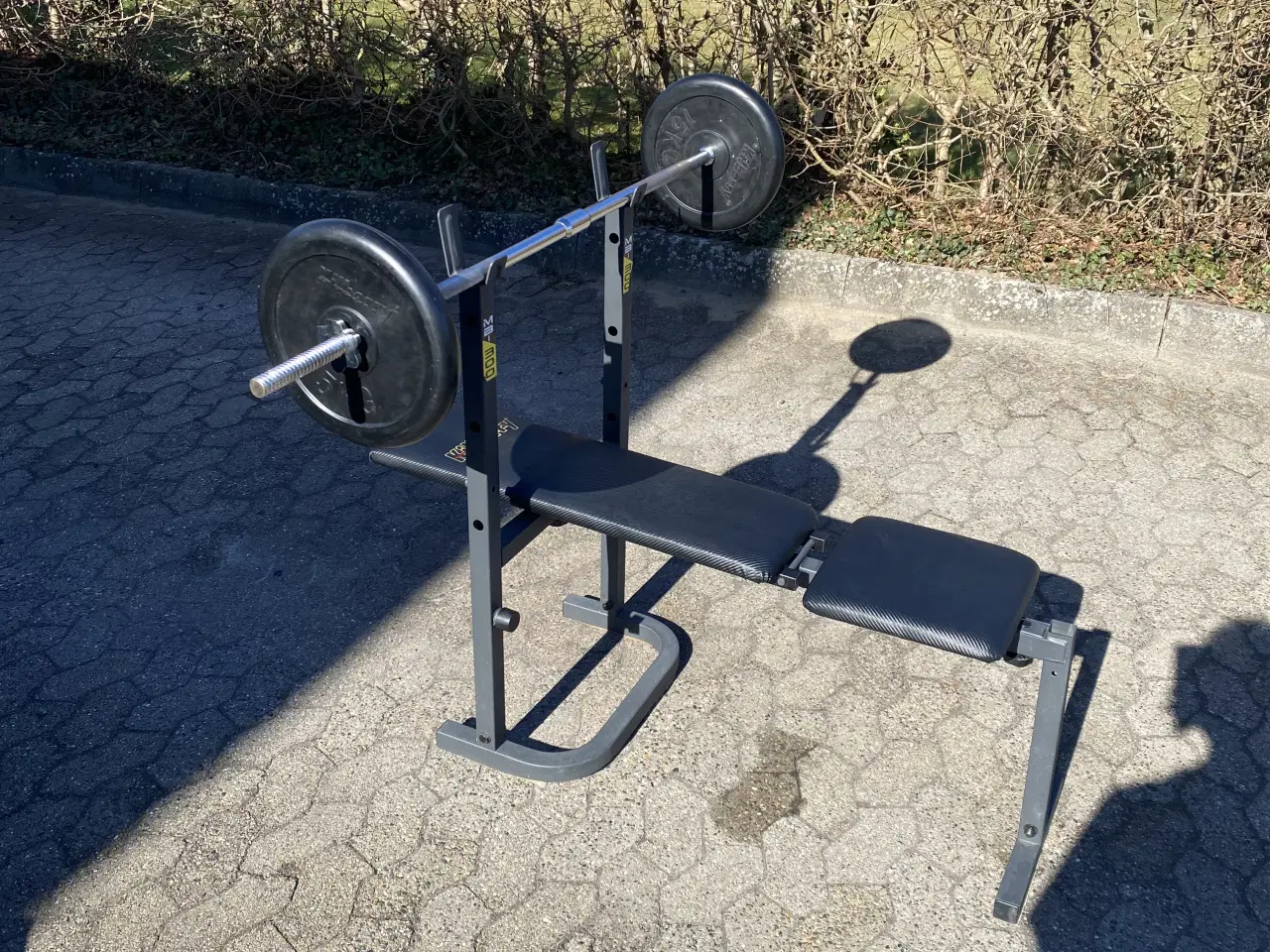 Billede 2 - Træningsudstyr bænk og vægte