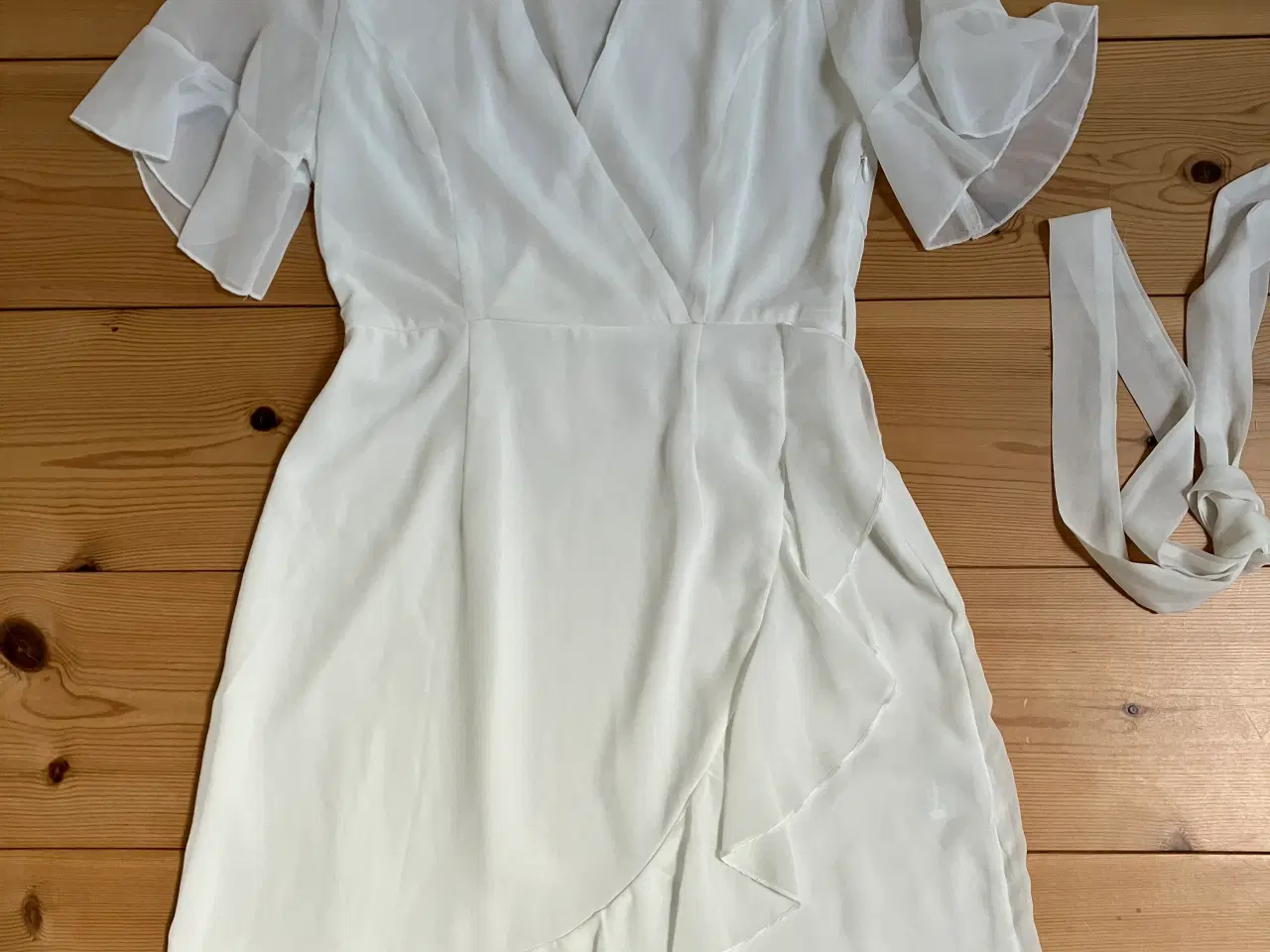 Billede 1 - Enkel råhvid kjole