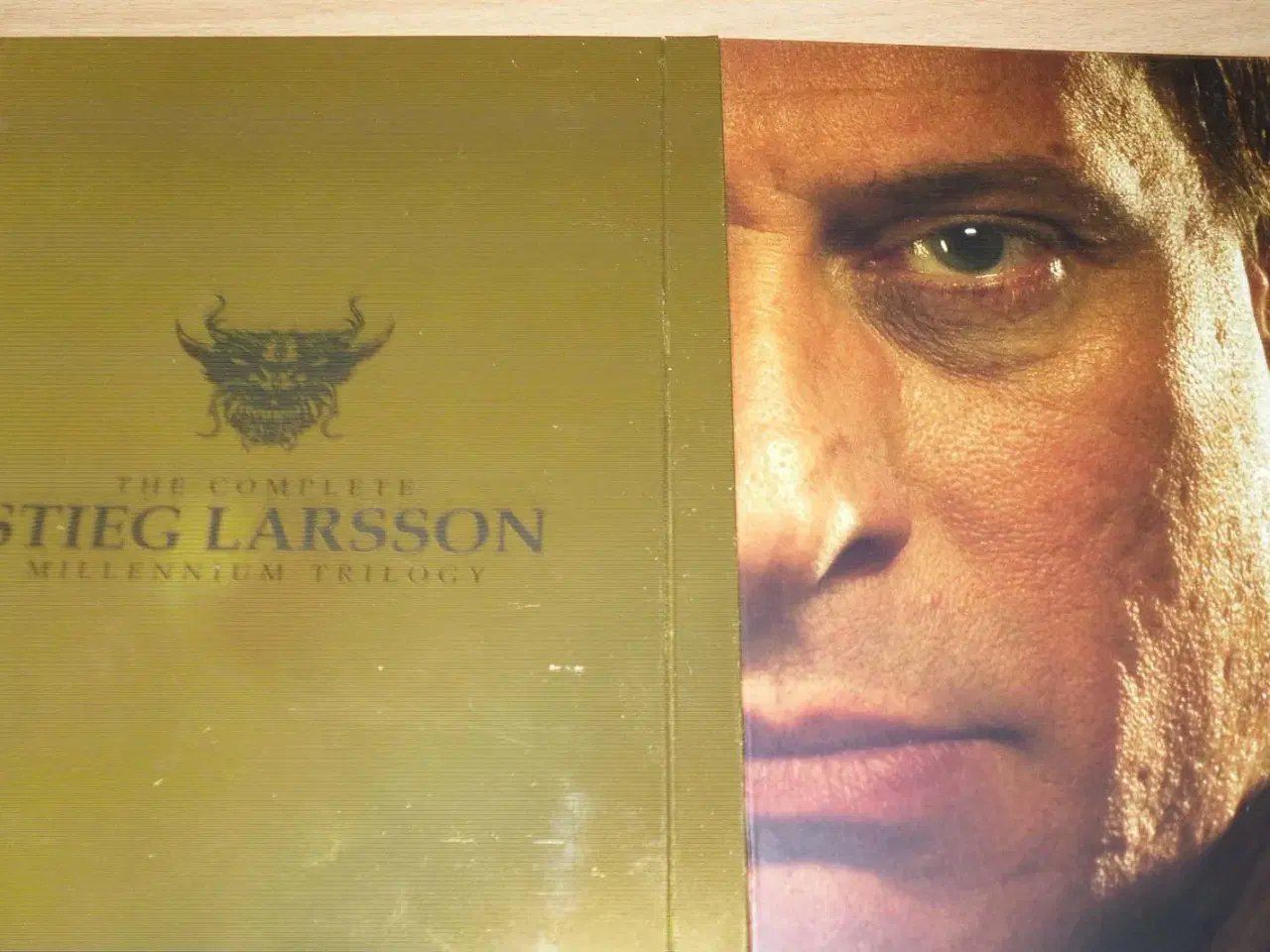 Billede 6 - Stieg Larsson; Trilogien i box. 7 dvdèr.
