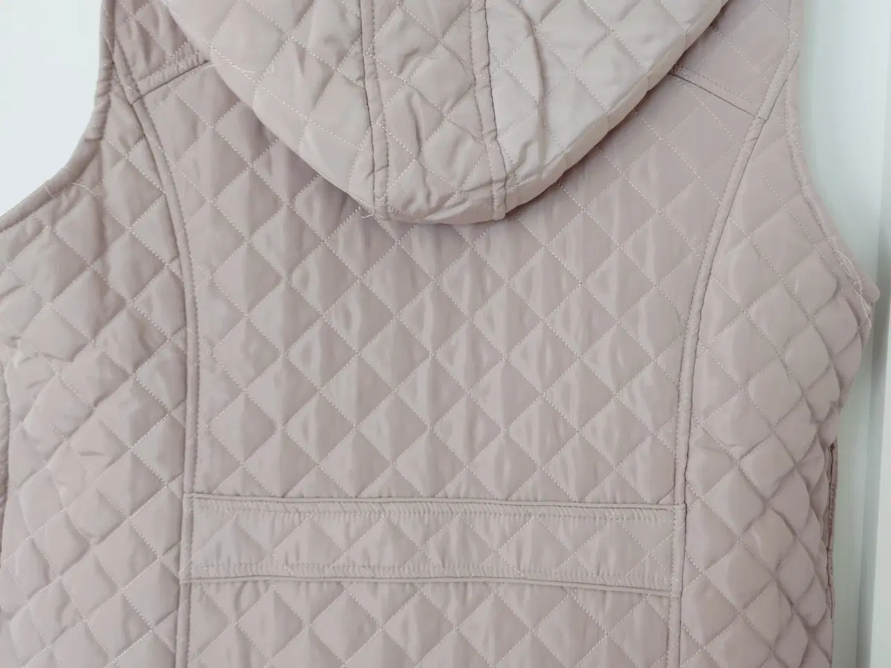 Billede 2 - Quiltet vest str 44/46 NY 