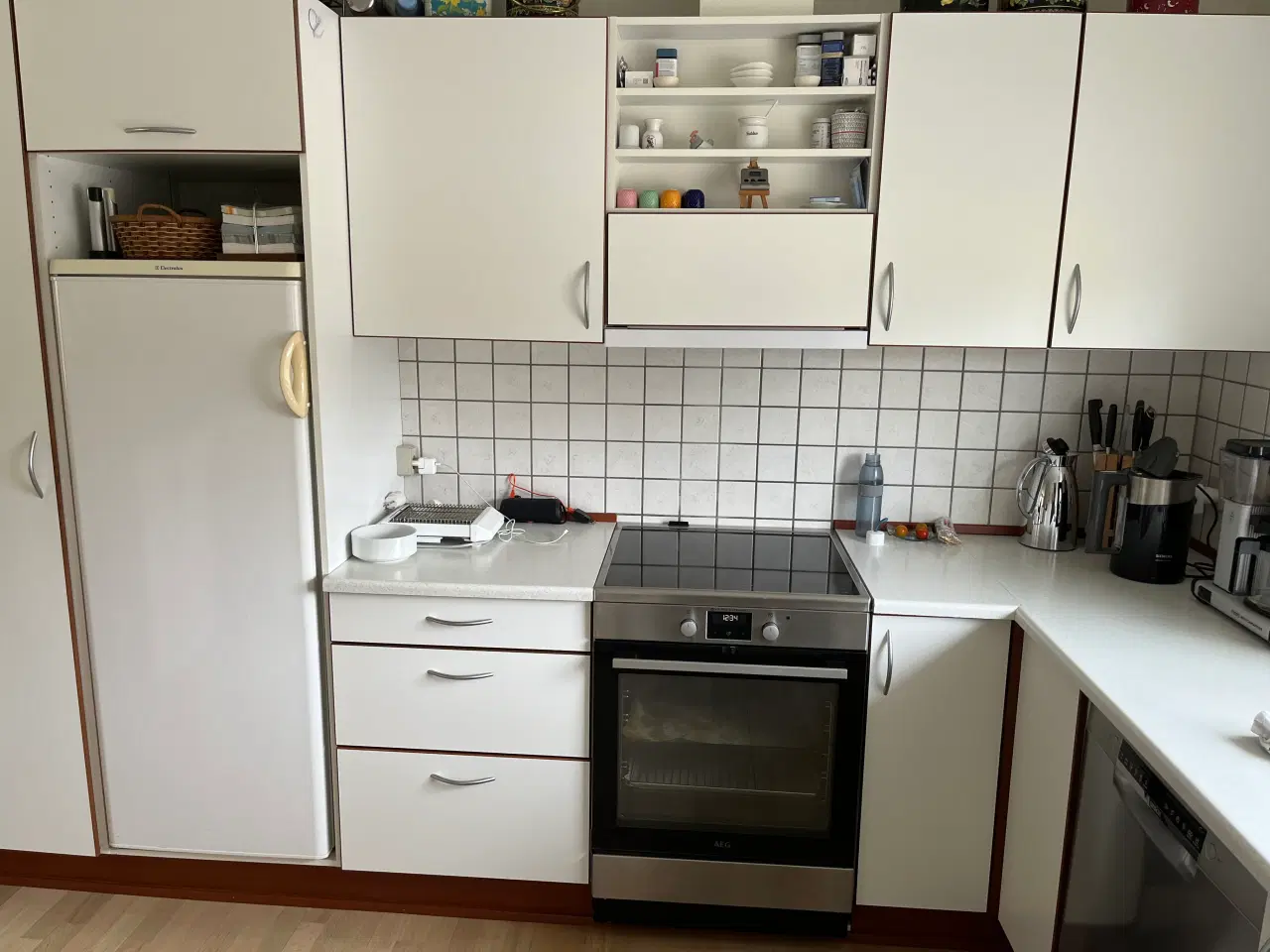 Billede 2 - Ældre velholdt HTH køkken