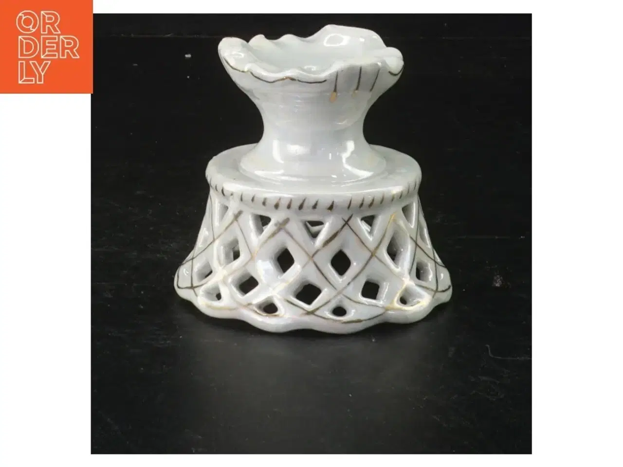 Billede 2 - Porcelænsfad med gennembrudt mønster (str. 8 cm)