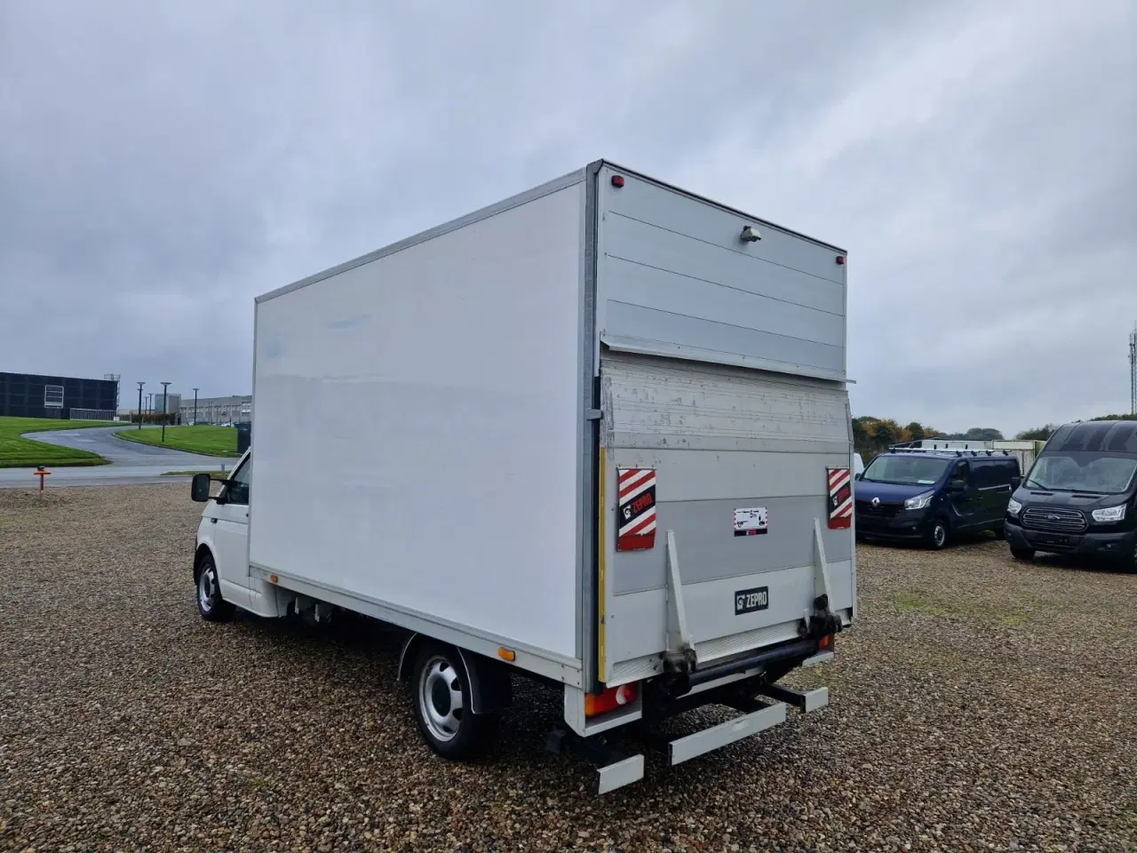 Billede 2 - VW Transporter 2,0 TDi 150 Alukasse m/lift