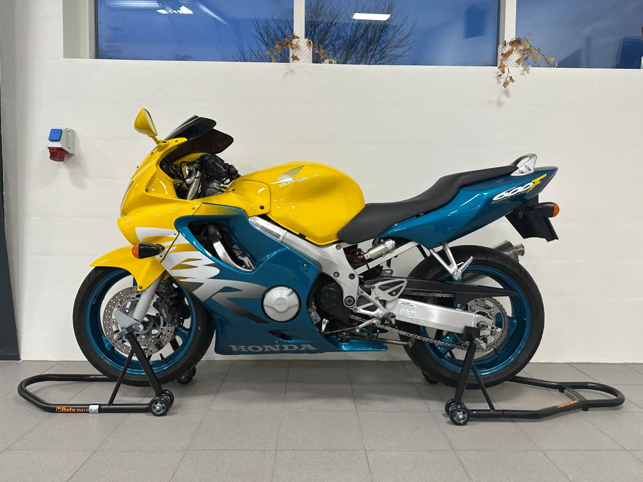 Billede 1 - Honda CBR600F (F4) Ultima Light 