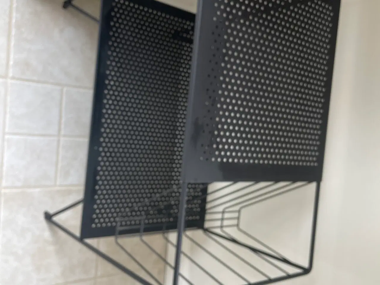 Billede 2 - sort bord med bladholder
