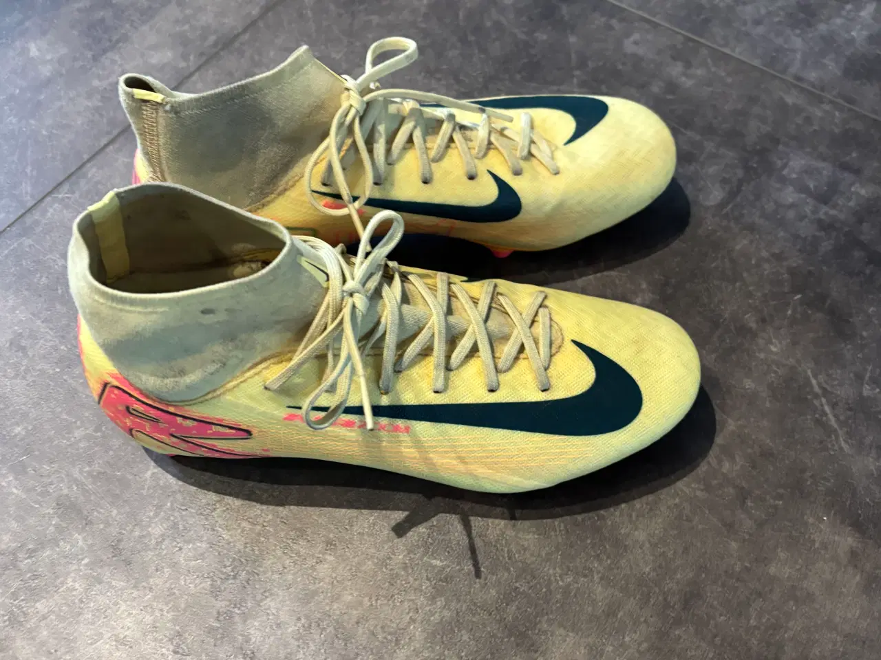 Billede 4 - Fine fodboldstøvler - kun lidt brugt 