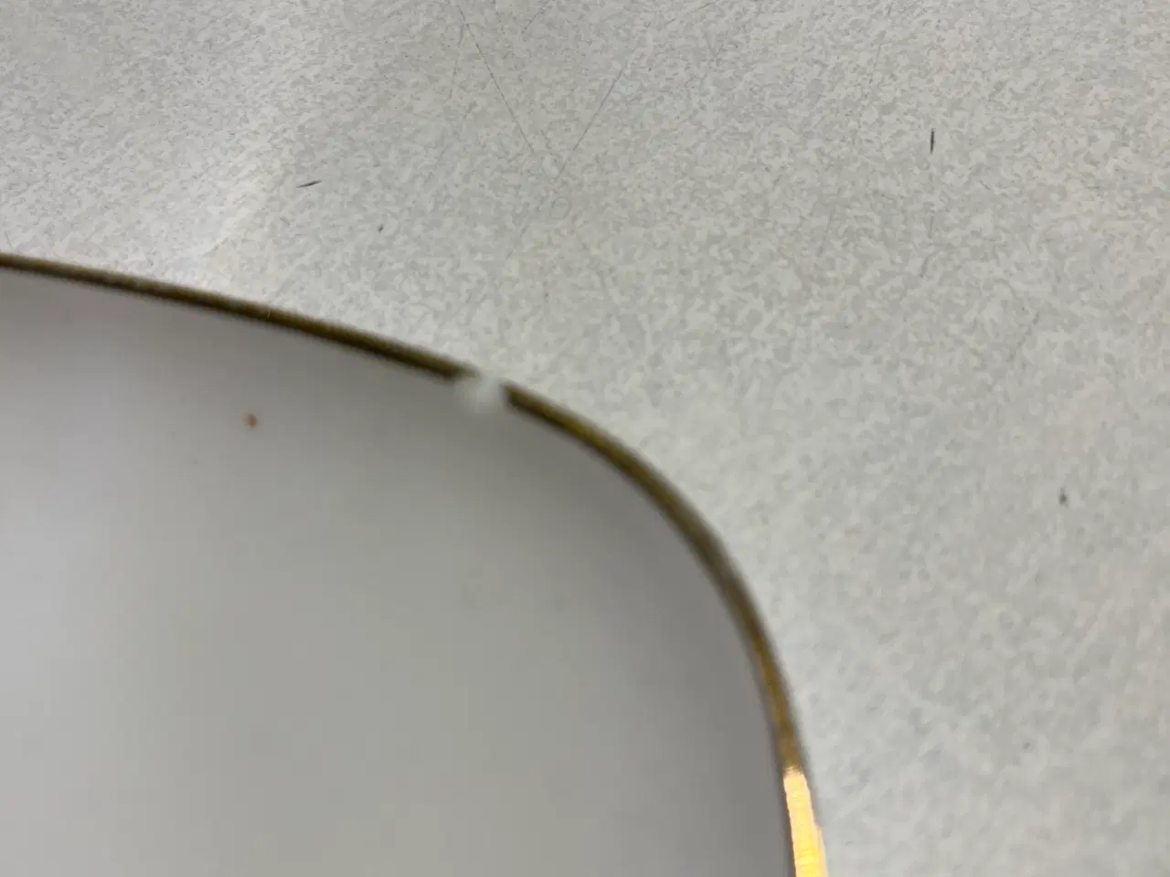 Billede 3 - Liljekonval med guldkant i porcelæn fra Bavaria