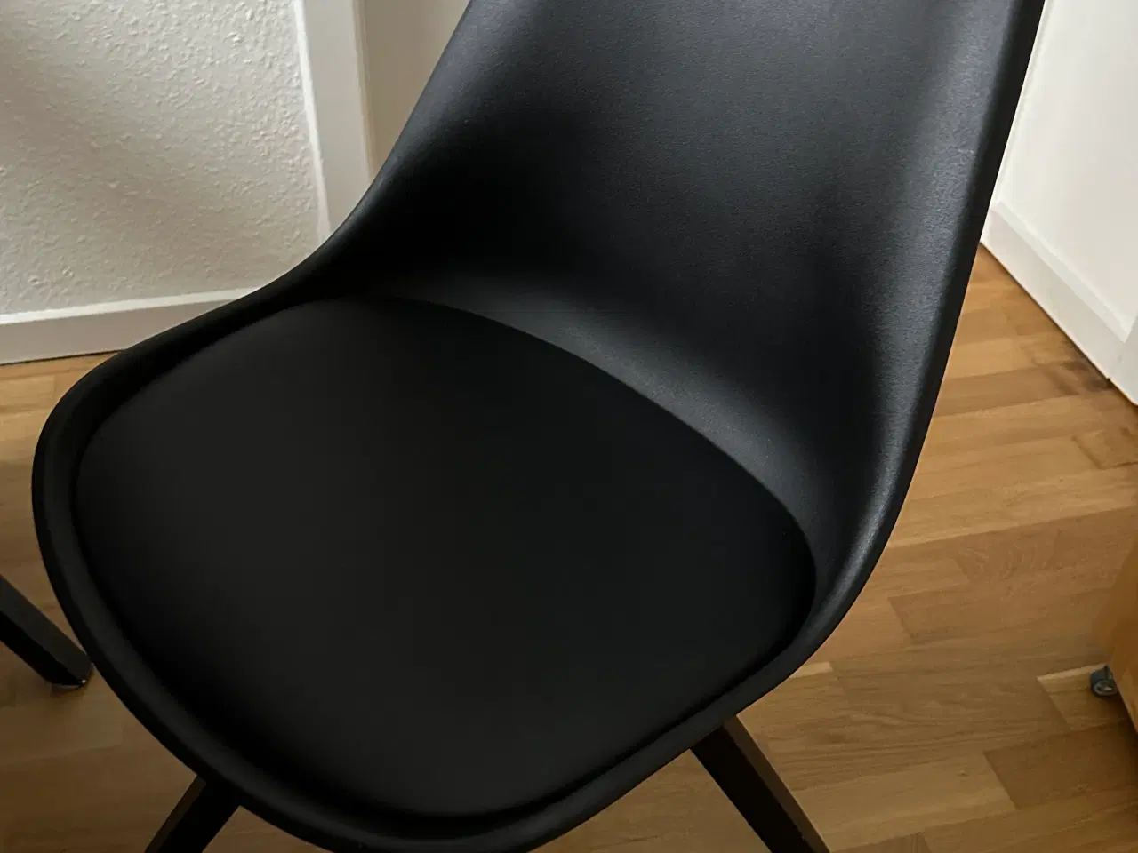 Billede 2 - Sort skal stol