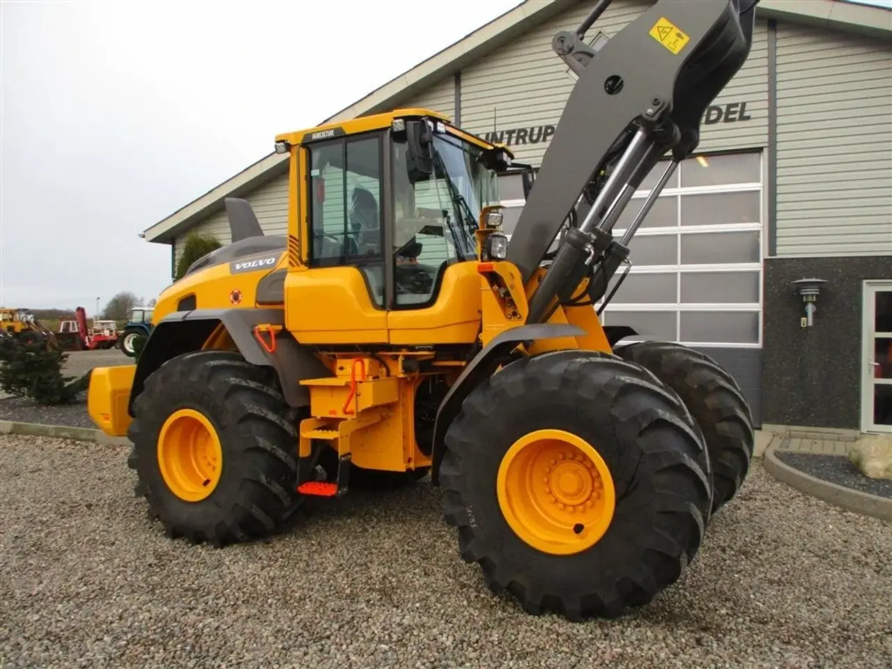 Billede 21 - Volvo L 70 H H2 BEMÆRK MED GARANTI FRA VOLVO FREM TIL DEN 26.11.2026. AGRICULTURE DK-maskine med lang arm, Co-Pilot & med 750mm Michelin MEGA X BIB hjul.