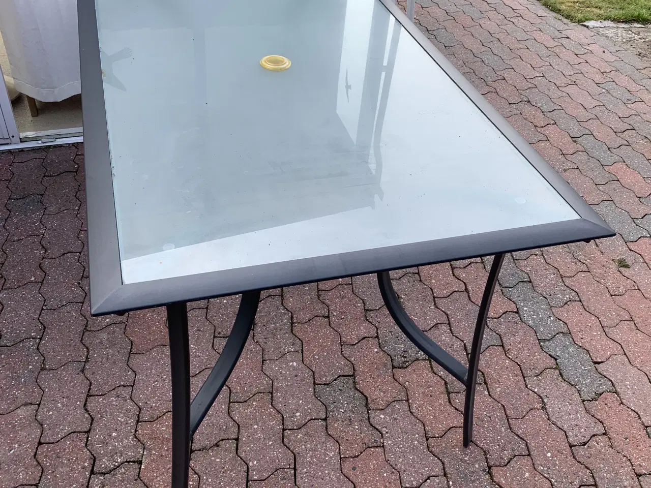 Billede 3 - Havebord med glasplade 