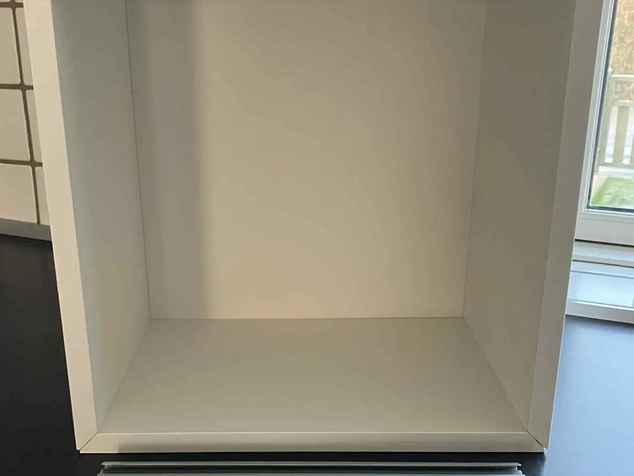 Billede 4 - Eket vægmonteret reol