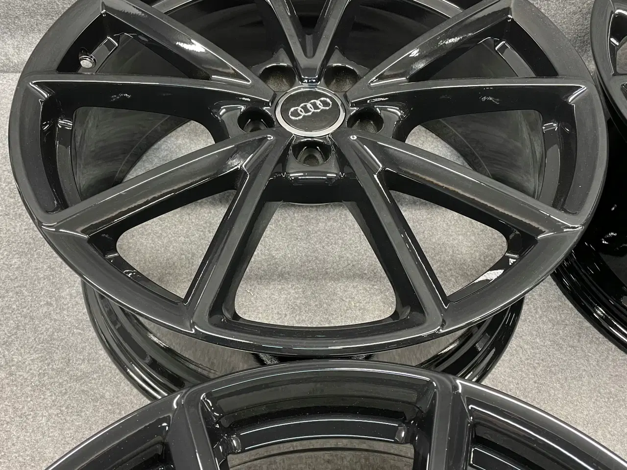 Billede 3 - ALUFÆLGE AUDI Q5 8R0 20"