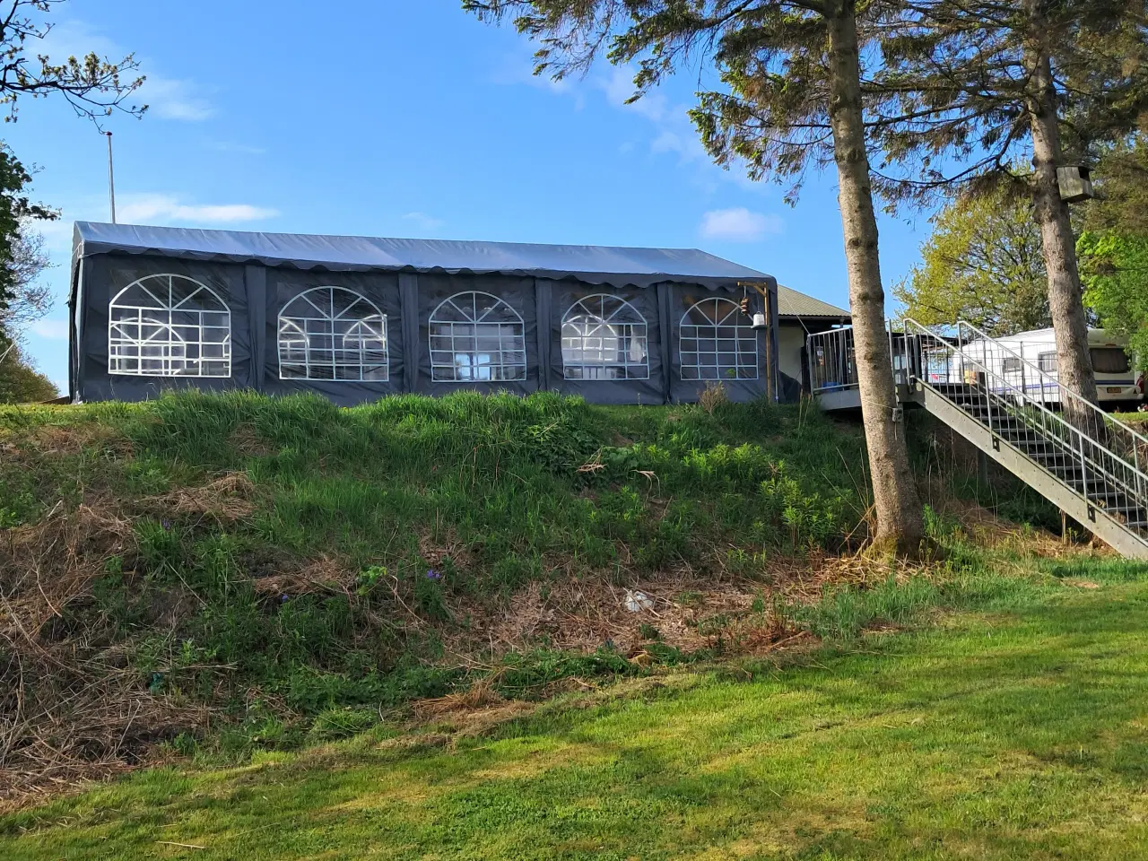 Billede 1 - Et stort og kraftig telt 5x10 meter 