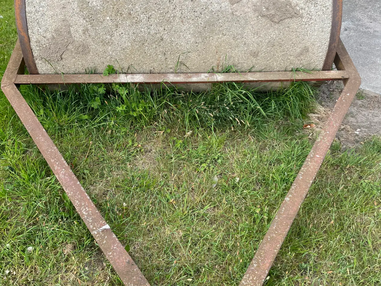 Billede 4 - Cement tromle til traktor 