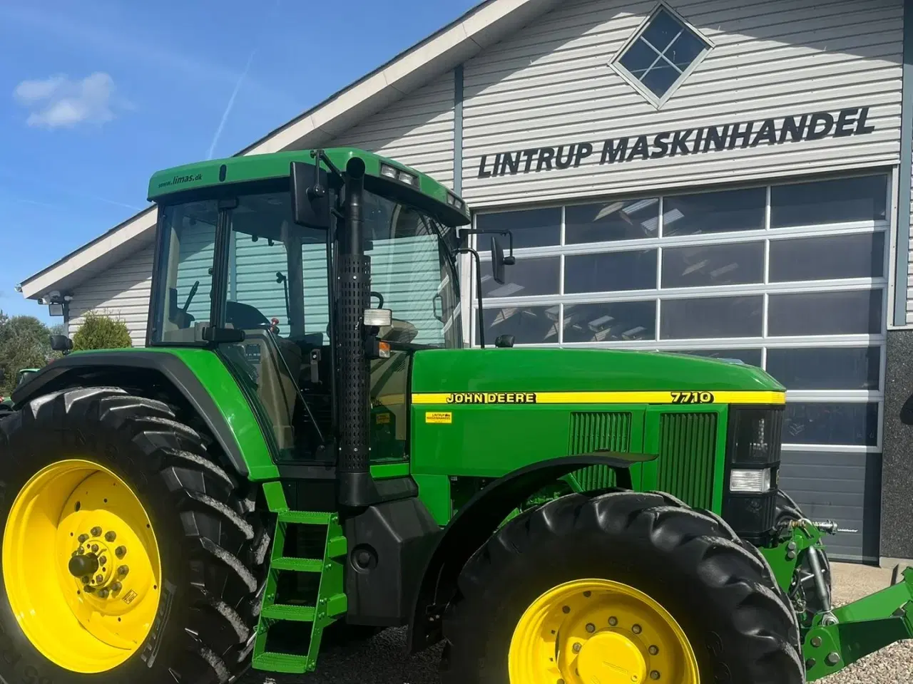 Billede 16 - John Deere 7710 8.1L motor, store hjul og frontlift. En ejeres velholdt gård traktor.