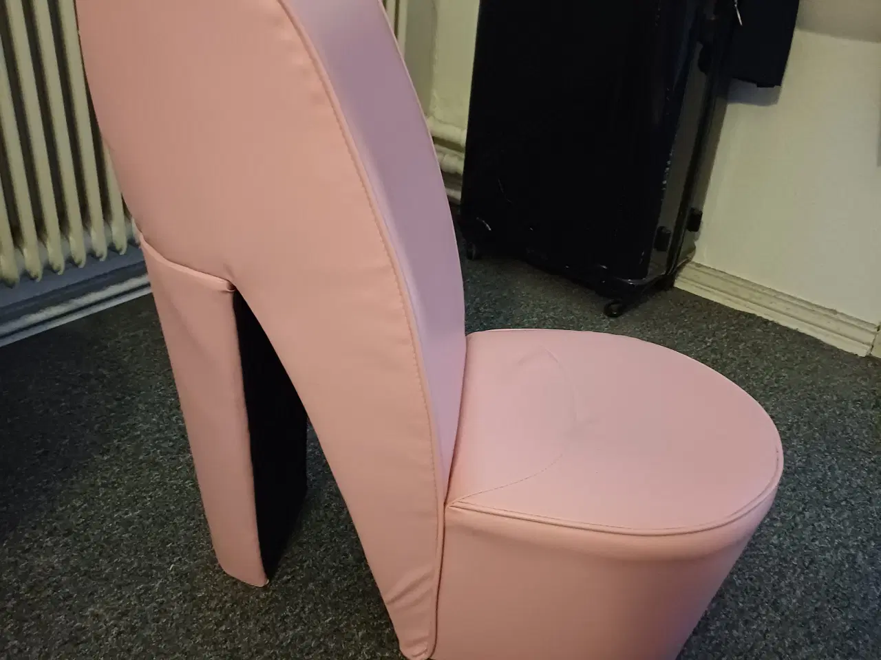 Billede 1 - Pink højhælet stol
