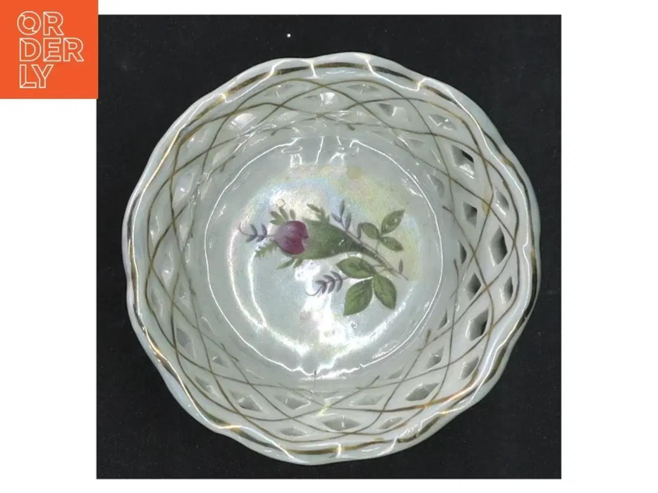 Billede 3 - Porcelænsfad med gennembrudt mønster (str. 8 cm)