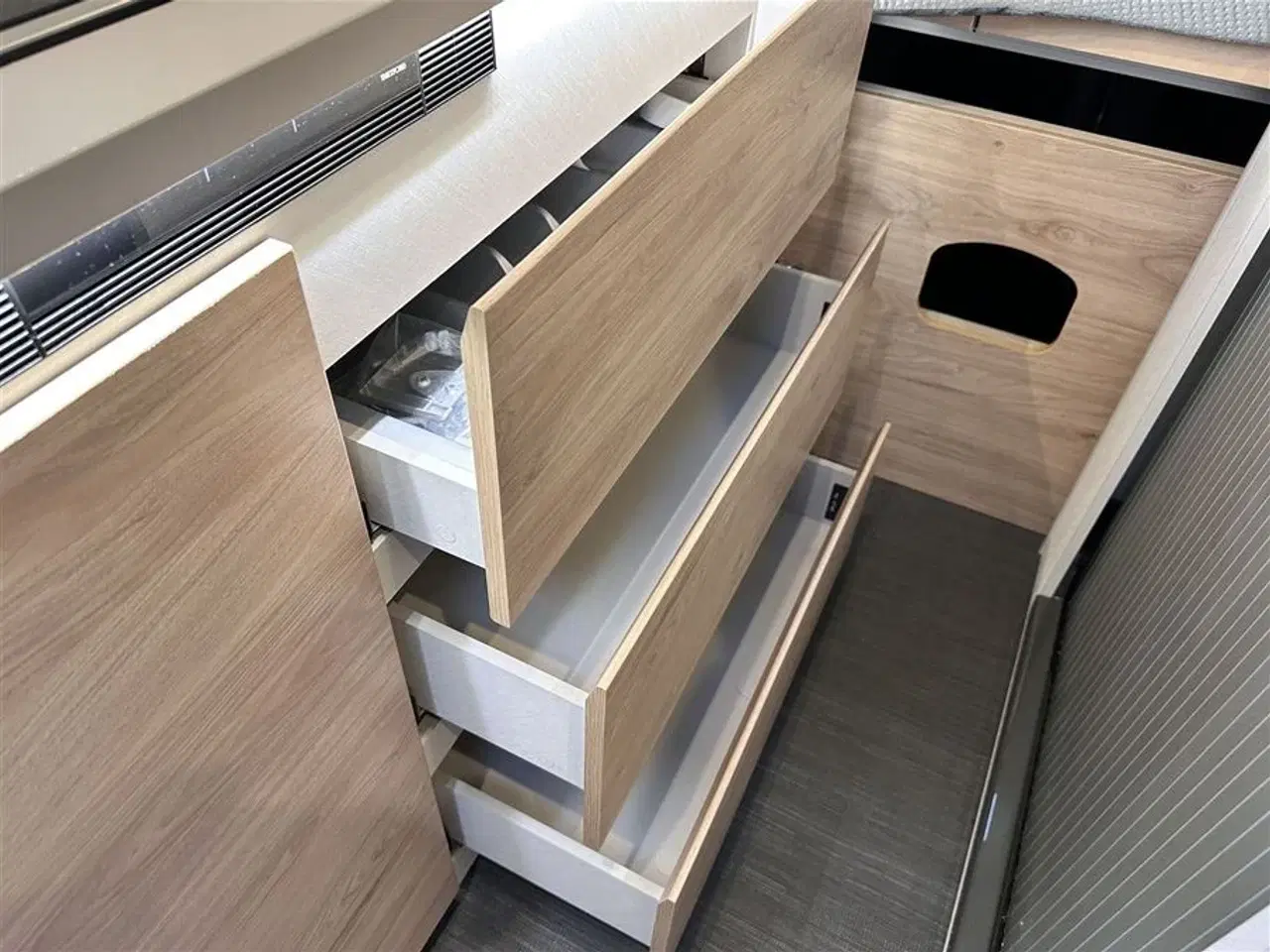 Billede 13 - 2022 - Dethleffs Globetrail CVD 600PE   Velholdt Autocamper  Kørt 9000 Km