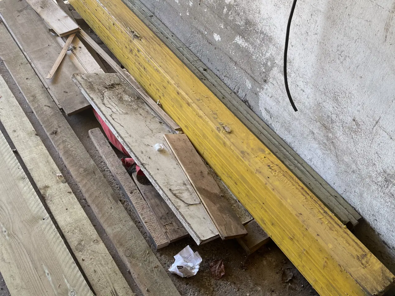Billede 1 - 10m2 gulvbrædder med fer og not,ligger i indpaknin