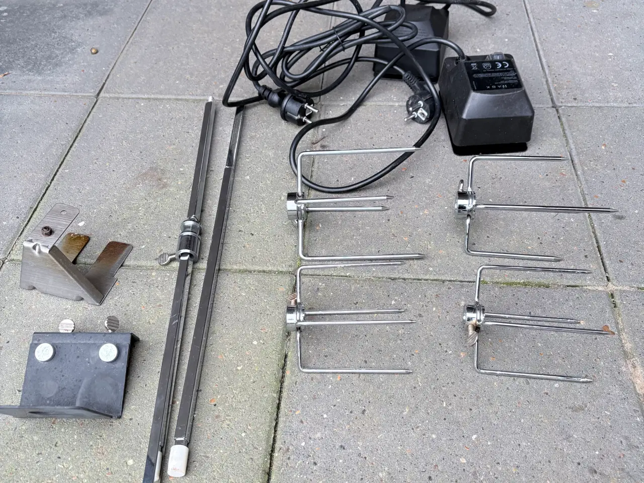 Billede 8 - Stor gasgrill med diverse tilbehør