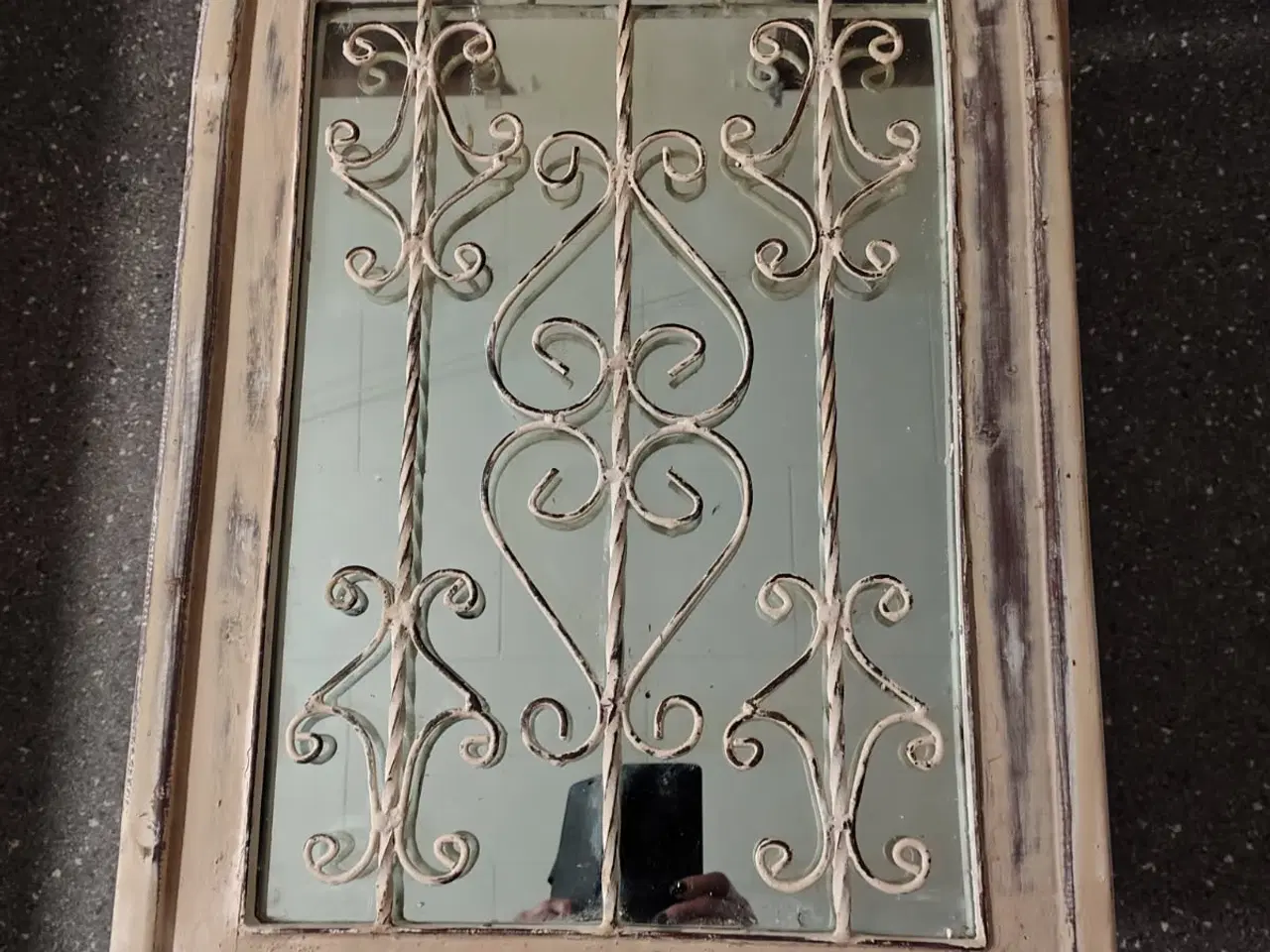 Billede 1 - Dekorativt buet spejl med smedejern