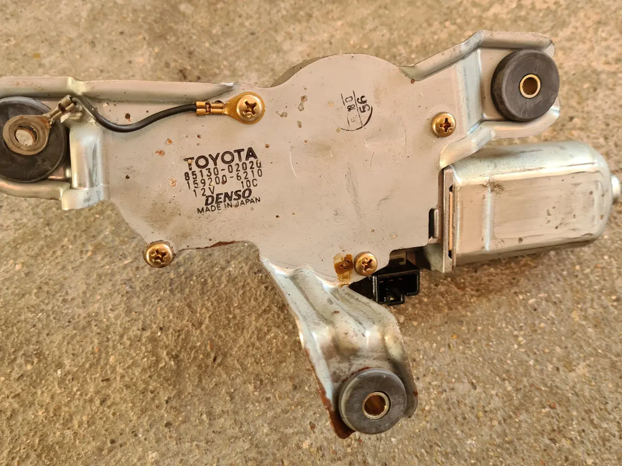 Billede 2 - Viskermotor for bagrudevisker Toyota Corolla E12