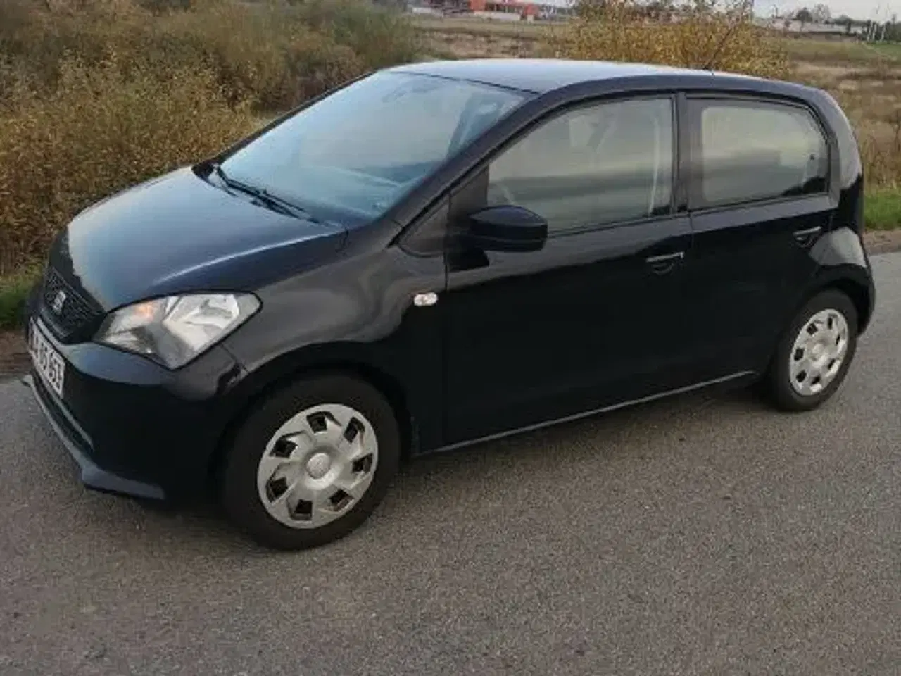 Billede 2 - Seat mii, 1,0 60hk 5 døre sort.