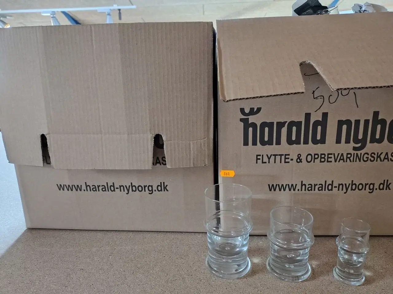 Billede 3 - To kasser glas