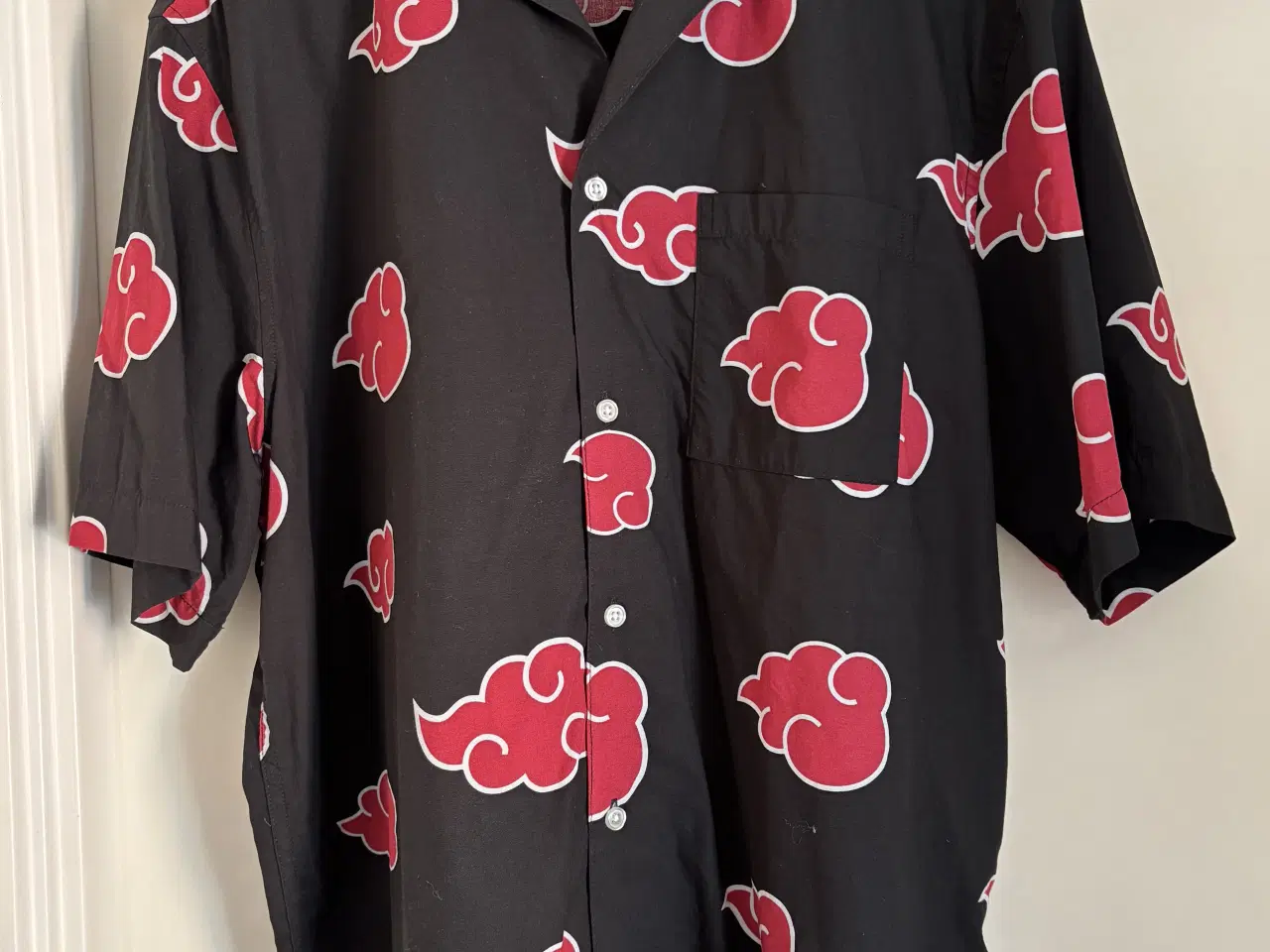 Billede 2 - Skjorte, NARUTO str. M