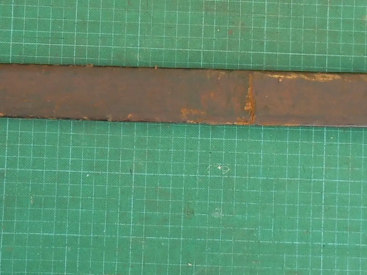 Billede 2 - Sværd, tveægget.  Kaskara med læderskede.