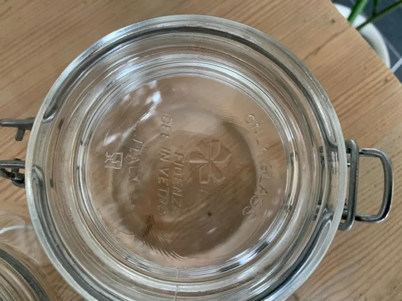 Billede 2 - 2 stk. henkogningsglas 1/2 L - samlet pris 30 kr.